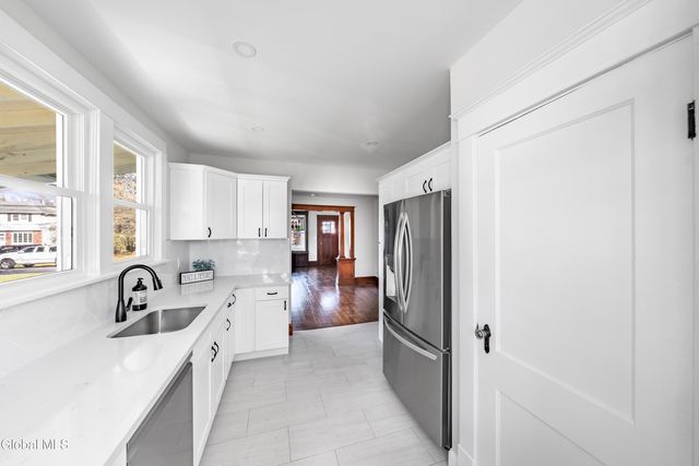 21 Magee Drive, Bethlehem, NY 12077