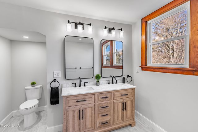 21 Magee Drive, Bethlehem, NY 12077