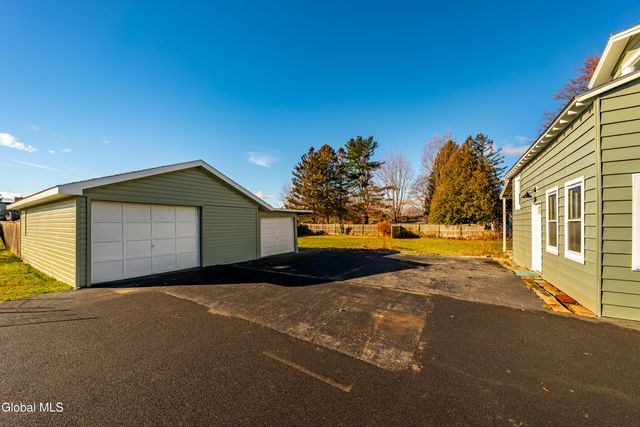 21 Magee Drive, Bethlehem, NY 12077