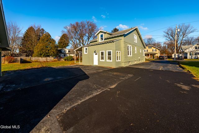 21 Magee Drive, Bethlehem, NY 12077