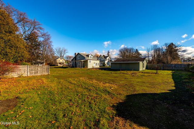 21 Magee Drive, Bethlehem, NY 12077