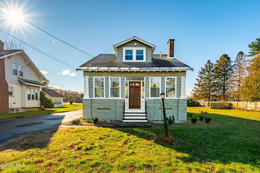 21 Magee Drive, Bethlehem, NY 12077