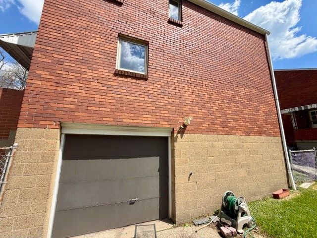 676 Park Ave, Braddock Hills, PA 15221