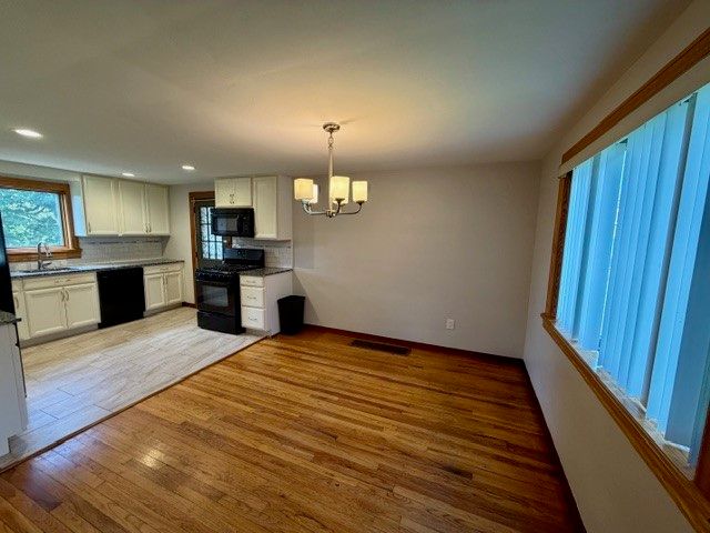 676 Park Ave, Braddock Hills, PA 15221