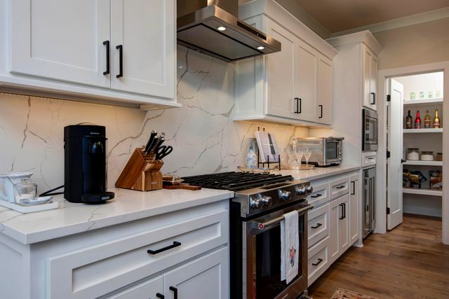 3717 E Hutcheson Avenue, Springfield, MO 65802