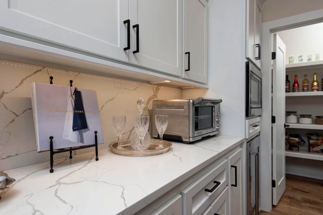 3717 E Hutcheson Avenue, Springfield, MO 65802