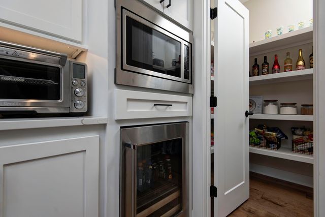 3717 E Hutcheson Avenue, Springfield, MO 65802