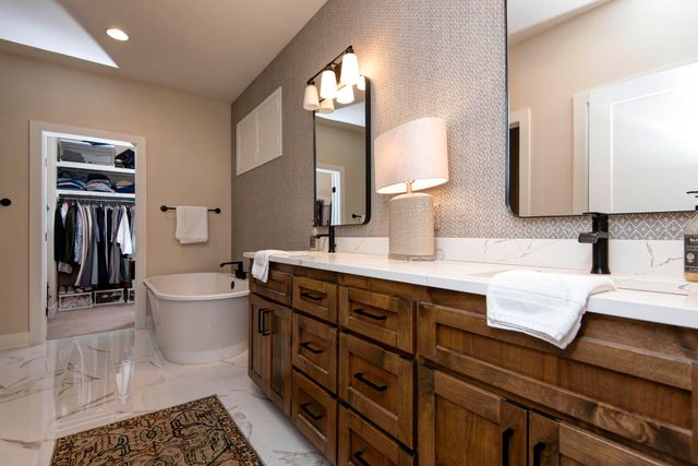 3717 E Hutcheson Avenue, Springfield, MO 65802