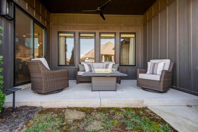 3717 E Hutcheson Avenue, Springfield, MO 65802