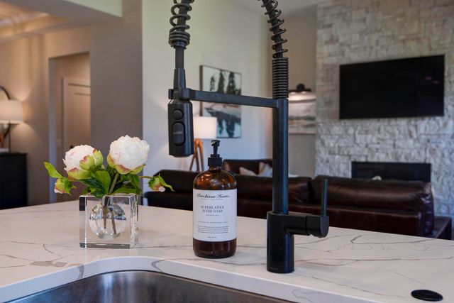 3717 E Hutcheson Avenue, Springfield, MO 65802