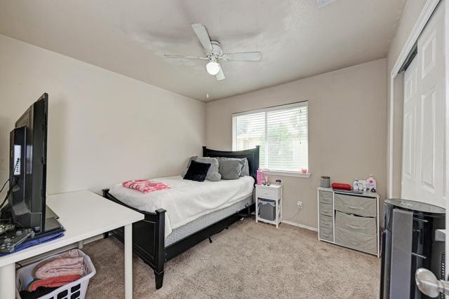 305 Creek Ledge DR, Hutto, TX 78634