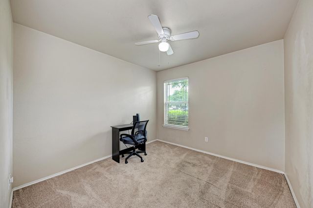 305 Creek Ledge DR, Hutto, TX 78634