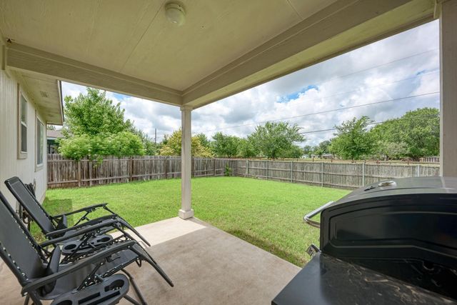 305 Creek Ledge DR, Hutto, TX 78634