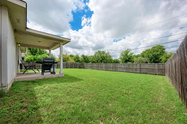 305 Creek Ledge DR, Hutto, TX 78634