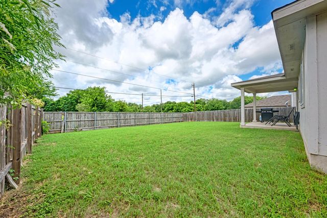 305 Creek Ledge DR, Hutto, TX 78634