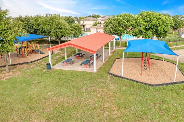 305 Creek Ledge DR, Hutto, TX 78634