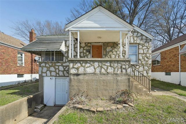 6949 Claremore Drive, St Louis, MO 63121