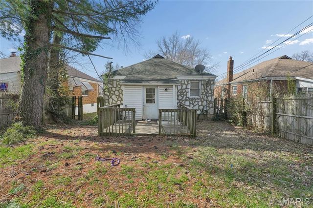 6949 Claremore Drive, St Louis, MO 63121