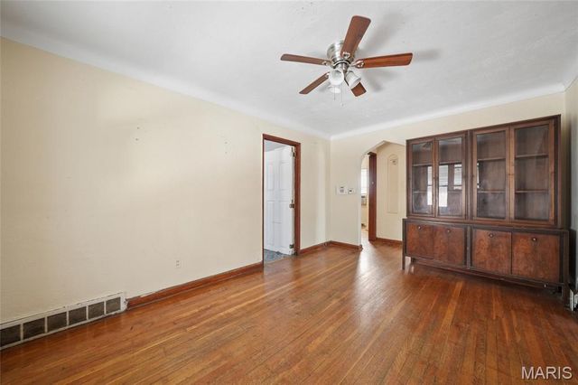 6949 Claremore Drive, St Louis, MO 63121