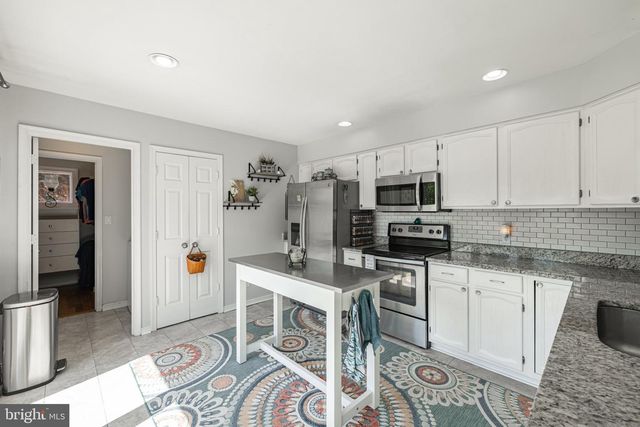 43 WOODLAWN TER, Fredericksburg, VA 22405