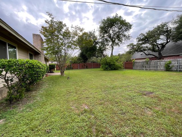 8704 Black Oak ST, Austin, TX 78729