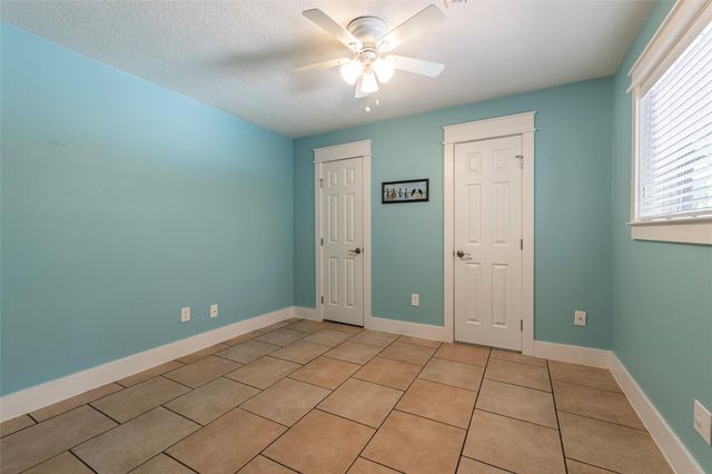1017 Forest Road, Clear Lake Shores, TX 77565