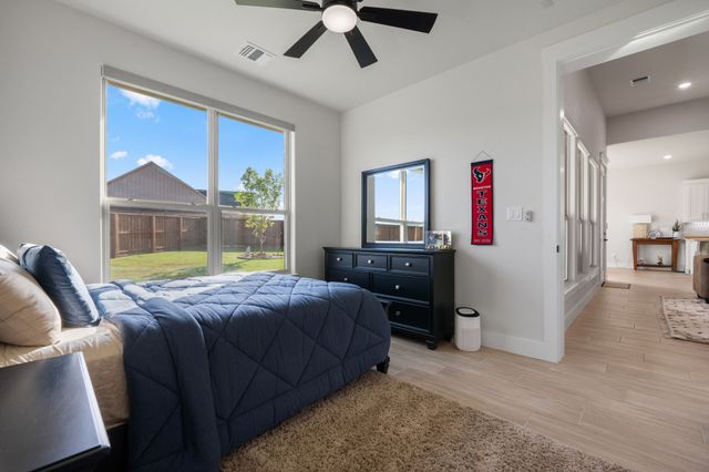 2516 Birchwood Drive, Granbury, TX 76049