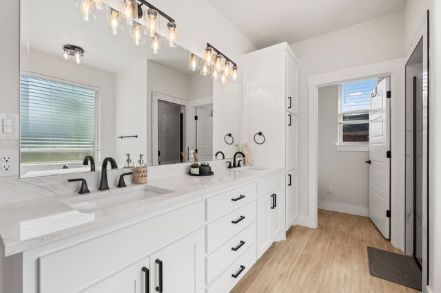2516 Birchwood Drive, Granbury, TX 76049