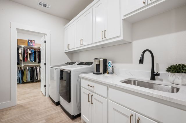 2516 Birchwood Drive, Granbury, TX 76049