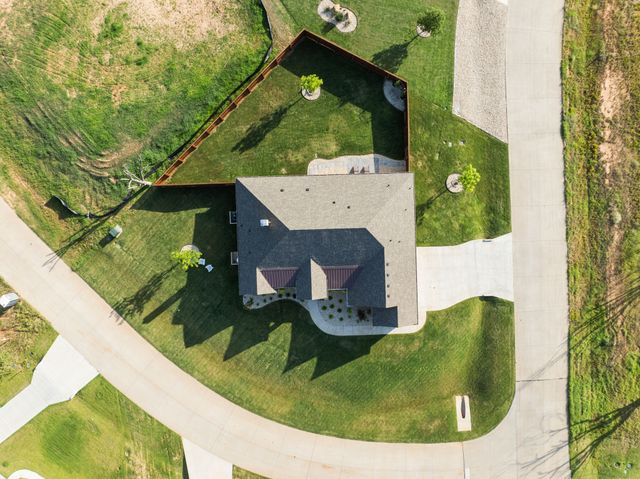 2516 Birchwood Drive, Granbury, TX 76049