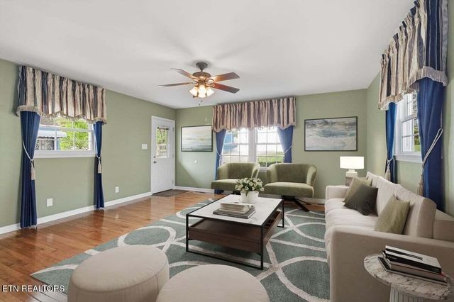 2445 Kennington Rd, Knoxville, TN 37917