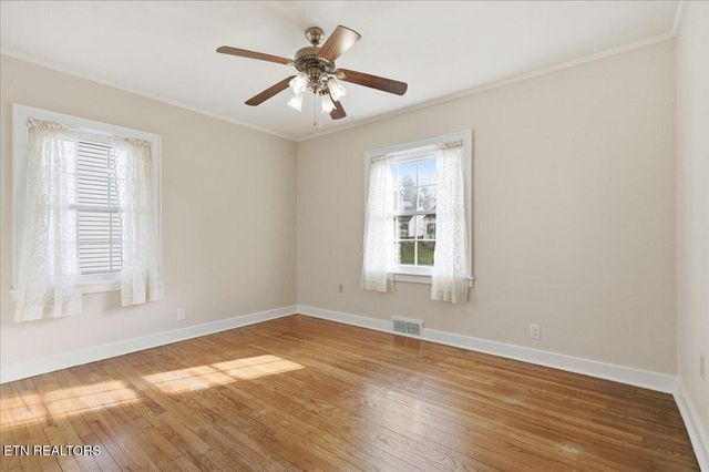 2445 Kennington Rd, Knoxville, TN 37917