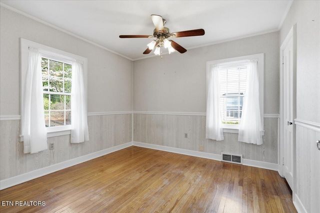 2445 Kennington Rd, Knoxville, TN 37917