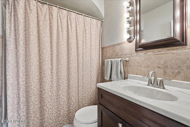 2445 Kennington Rd, Knoxville, TN 37917