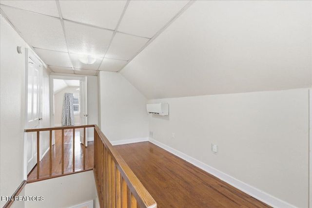 2445 Kennington Rd, Knoxville, TN 37917