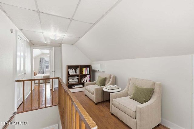 2445 Kennington Rd, Knoxville, TN 37917