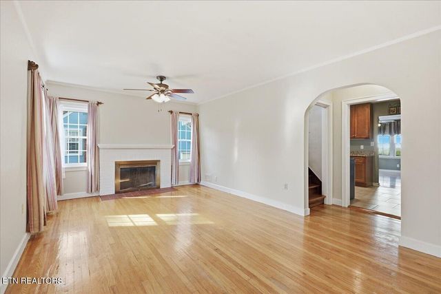 2445 Kennington Rd, Knoxville, TN 37917