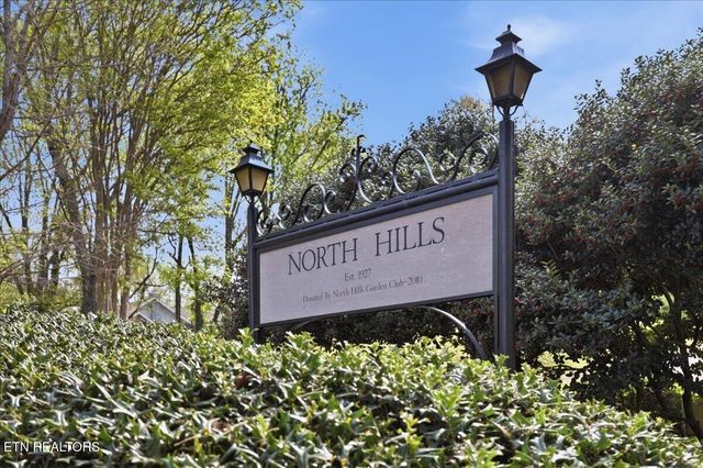 2445 Kennington Rd, Knoxville, TN 37917