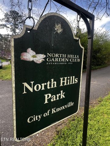 2445 Kennington Rd, Knoxville, TN 37917