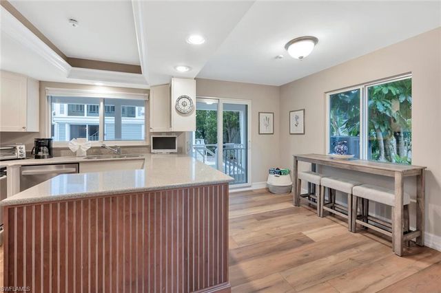 180 6th AVE S 3, Naples, FL 34102