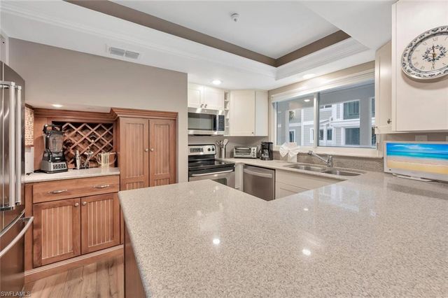 180 6th AVE S 3, Naples, FL 34102