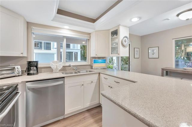 180 6th AVE S 3, Naples, FL 34102