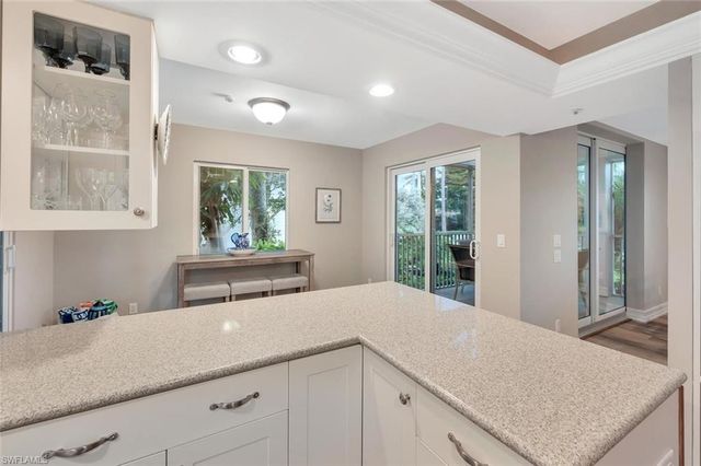 180 6th AVE S 3, Naples, FL 34102