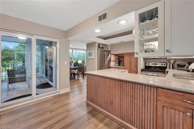 180 6th AVE S 3, Naples, FL 34102