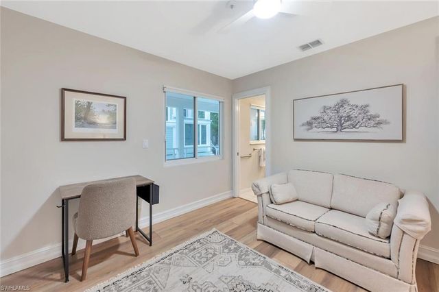 180 6th AVE S 3, Naples, FL 34102