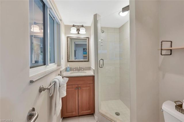 180 6th AVE S 3, Naples, FL 34102