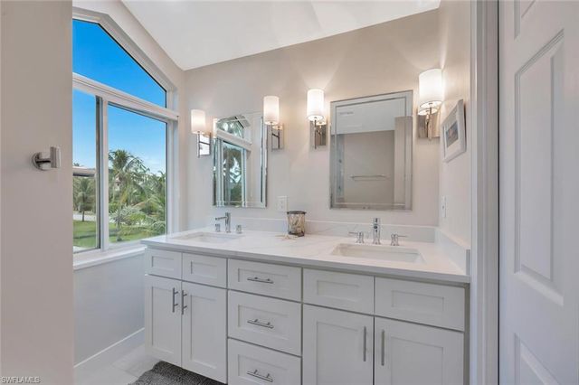 180 6th AVE S 3, Naples, FL 34102