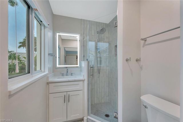 180 6th AVE S 3, Naples, FL 34102