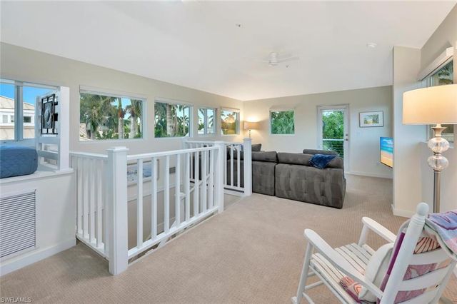 180 6th AVE S 3, Naples, FL 34102