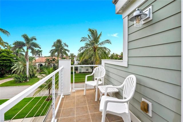 180 6th AVE S 3, Naples, FL 34102